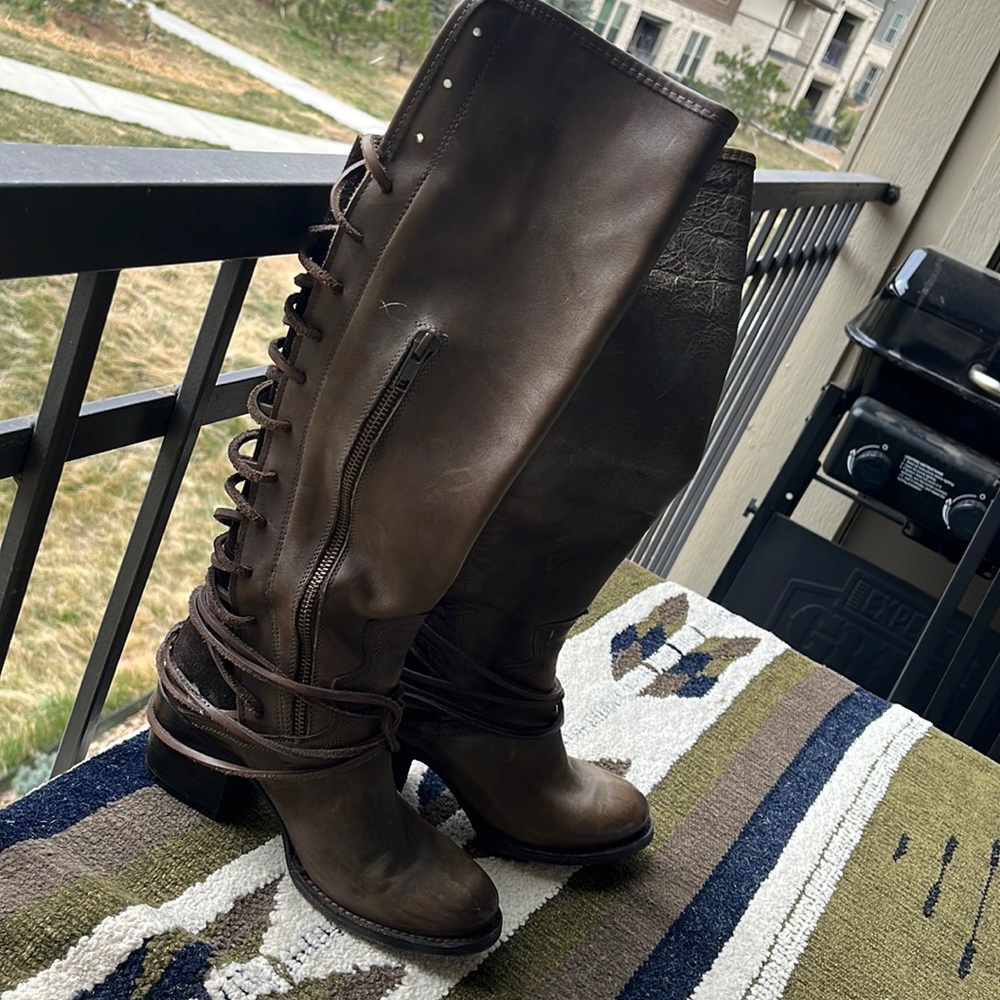 Freebird Coal boots